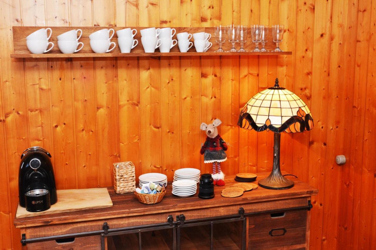 Alte Post Mit Geschichte Und Restaurant Daire Tavanasa Dış mekan fotoğraf