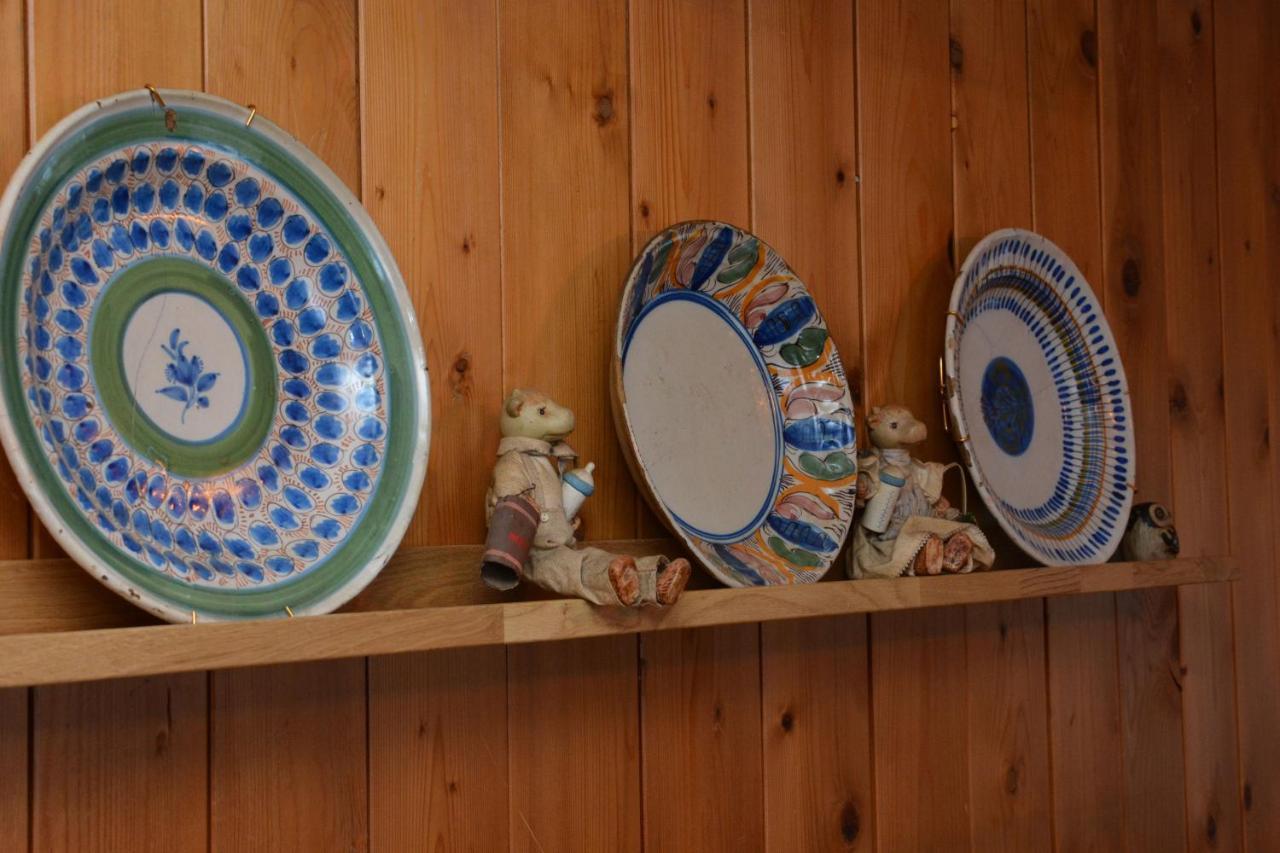 Alte Post Mit Geschichte Und Restaurant Daire Tavanasa Dış mekan fotoğraf