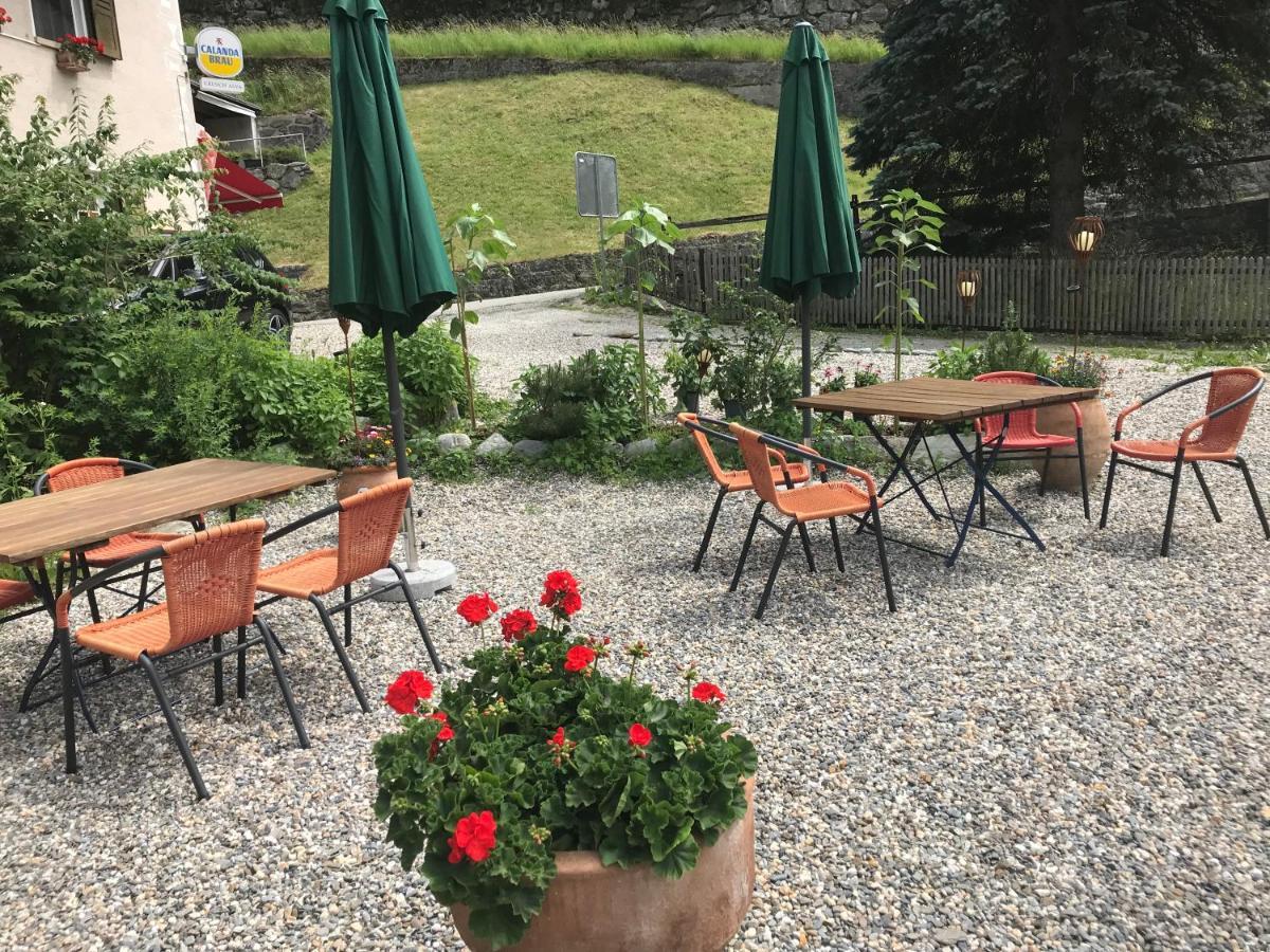 Alte Post Mit Geschichte Und Restaurant Daire Tavanasa Dış mekan fotoğraf